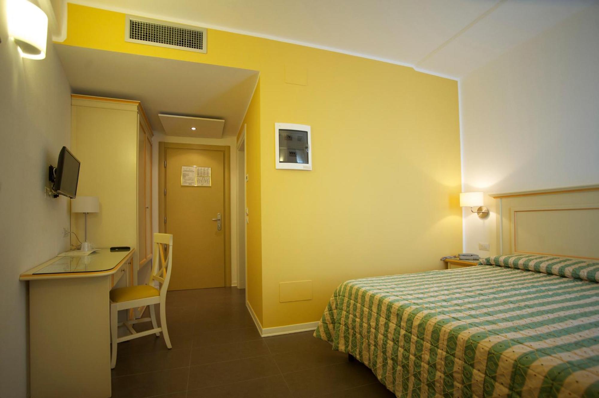 Hotel Stella Marina San Vincenzo Eksteriør billede